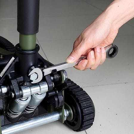 18 mm Ratcheting Wrench: 90┬┐Tooth Design for Tight Spaces