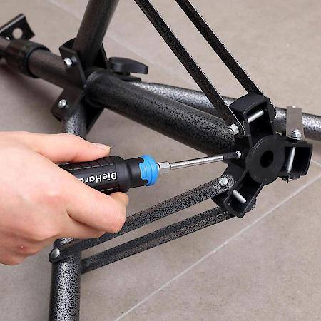#2 x 4 in. Phillips Screwdriver: Magnetic Tip for Secure Fastener Control