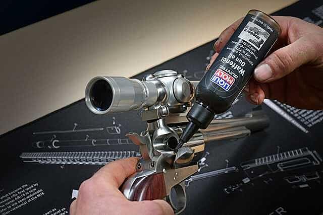 LIQUI MOLY GUNTEC Gun Oil & Gun Grease Bundle – Firearm Lubricant & Cleaning Kit | CLP Protection for Handguns, Rifles & Shotguns | Premium German Gun Care Kit