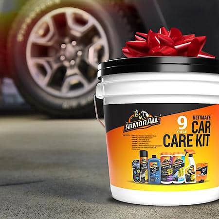 9 Piece Ultimate Car Care Bucket : Car Wash, Cleaning Wipes, Glass Wipes, and More