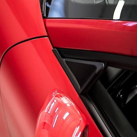 Wind Deflector: Plastic