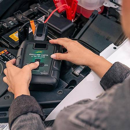 800 AMP Jump Starter and Tire Inflator Combo