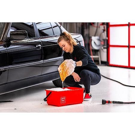 Ultimate Wash Bucket II: Separates Clean and Dirty Water, 6 Gallon Capacity