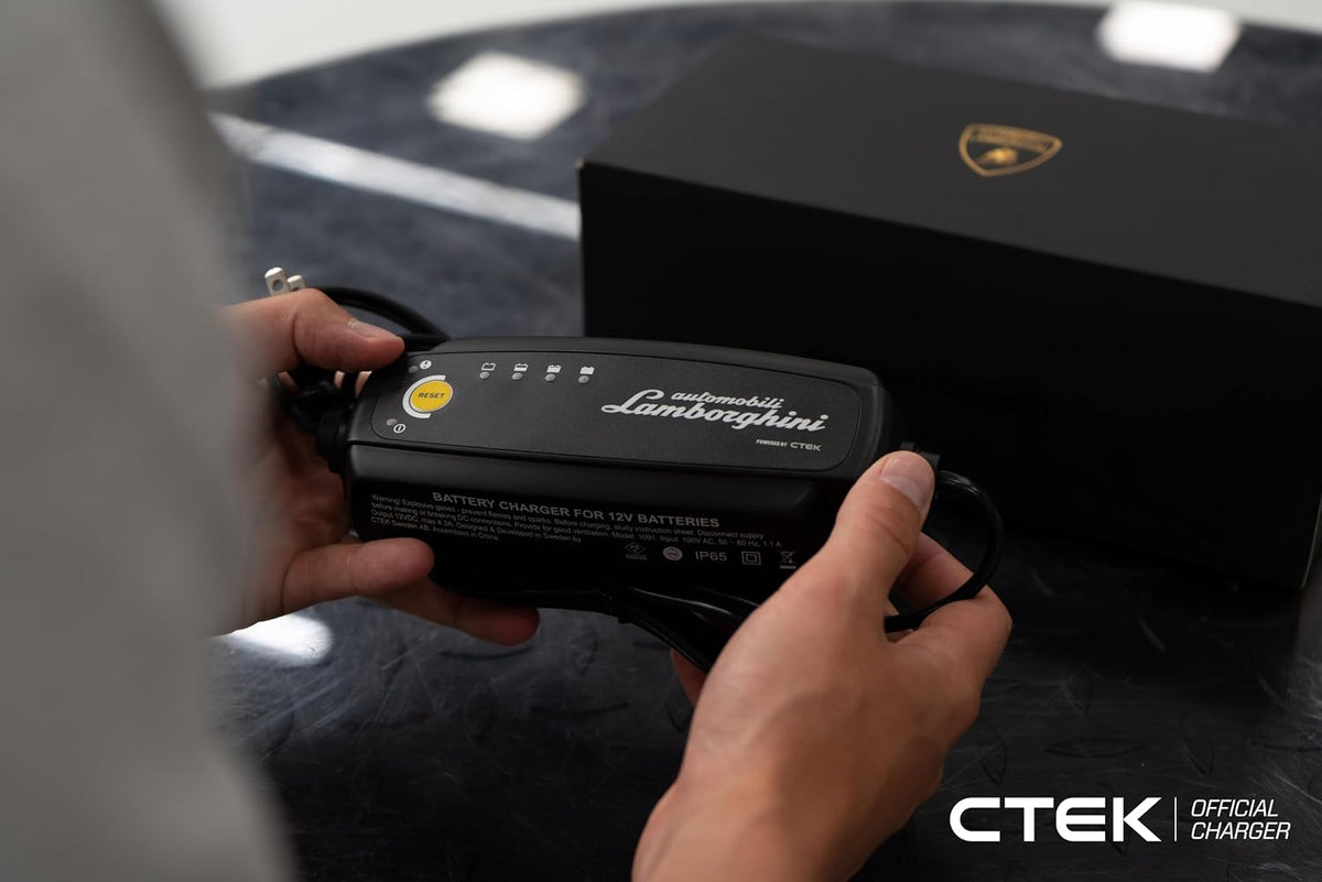 CTEK 4.3 Test & Charge, 12 Volt Fully Automatic Charger with Unique Battery and Alternator Testing, Ideal for Long Term Storage